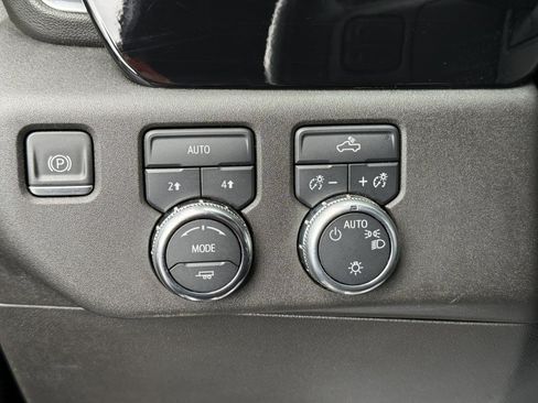 Used 2022 GMC Sierra 1500 SLE image 34