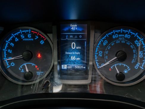 Used 2023 Toyota Tacoma TRD Sport image 25