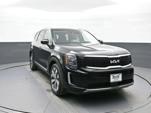 Certified 2022 Kia Telluride S image 3