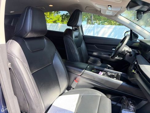 Used 2025 Nissan Armada Platinum w/ Convenience Package AWD/4WD image 52