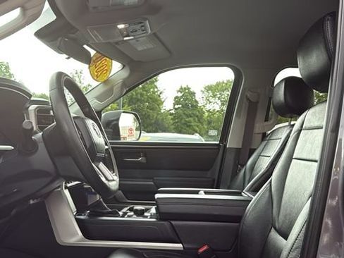 Used 2024 Toyota Tundra SR5 w/ SR5 Convenience Package AWD/4WD image 10