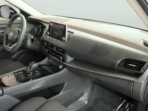 Used 2023 Nissan Rogue SV FWD image 19
