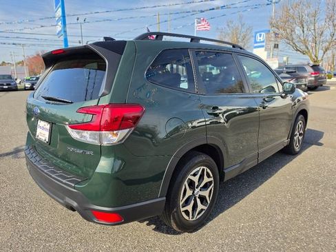 Used 2024 Subaru Forester Premium image 5