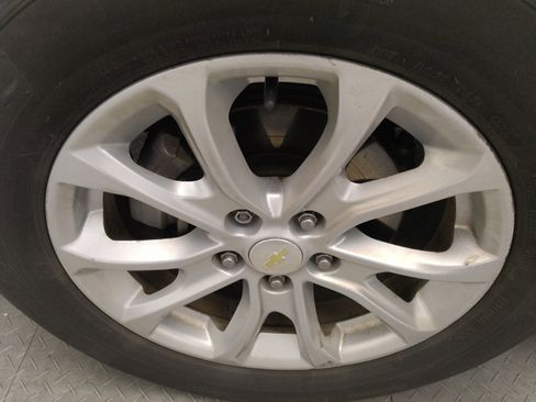 Used 2018 Chevrolet Equinox LS image 31