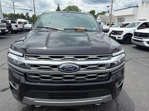 Used 2023 Ford Expedition Platinum AWD/4WD image 3