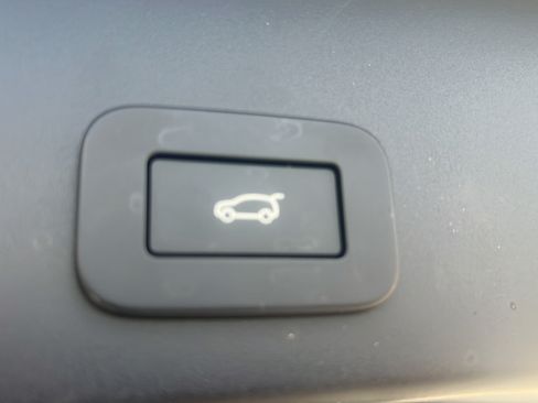 Used 2024 Land Rover Range Rover Evoque S AWD/4WD image 18