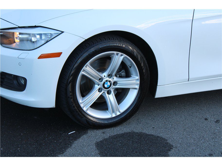 Used 2013 BMW 328i xDrive Sedan AWD/4WD image 6