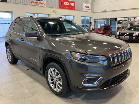 Used 2020 Jeep Cherokee Latitude Plus w/ Cold Weather Group image 3