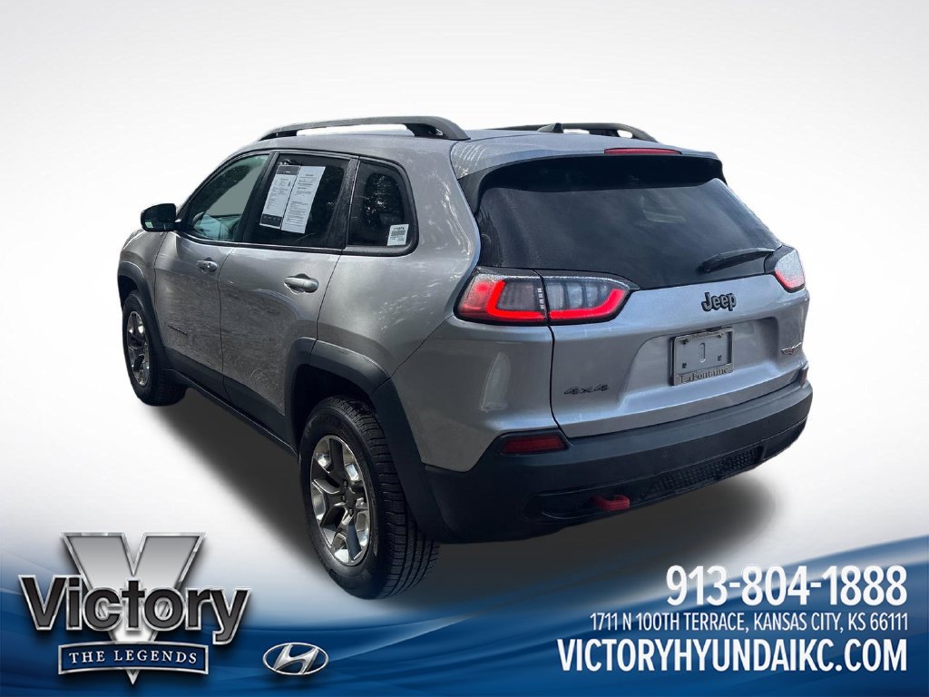 Used 2019 Jeep Cherokee Trailhawk w/ Comfort/Convenience Group AWD/4WD image 3