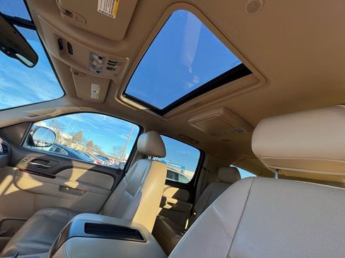 Used 2013 Chevrolet Suburban LTZ image 17
