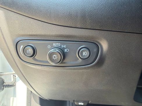 Used 2021 Chevrolet Equinox LT FWD image 27