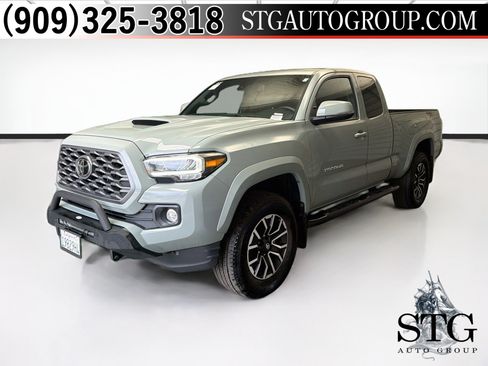 Used 2022 Toyota Tacoma TRD Sport w/ TRD Premium Sport Package RWD image 1