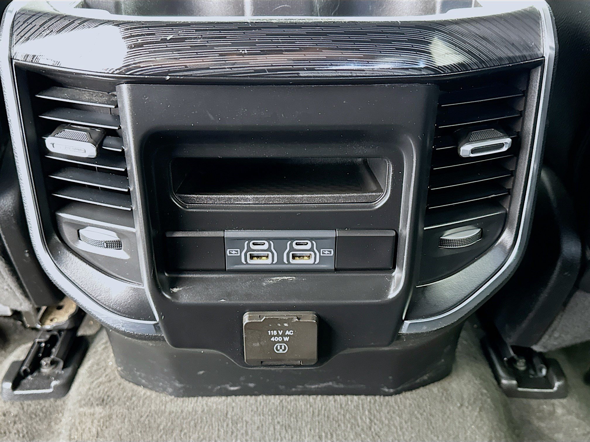 Used 2024 RAM 1500 Laramie AWD/4WD image 13
