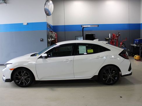 Used 2018 Honda Civic Sport image 12