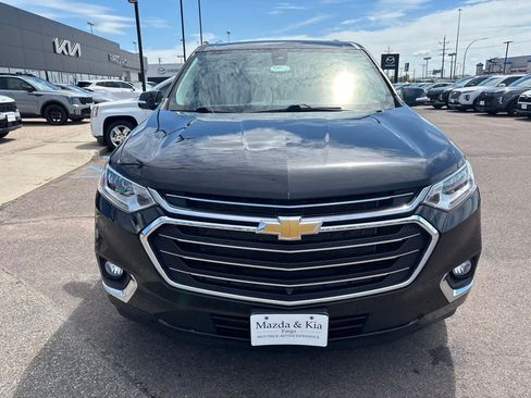 Used 2021 Chevrolet Traverse Premier w/ LPO, Floor Liner Package AWD/4WD image 2