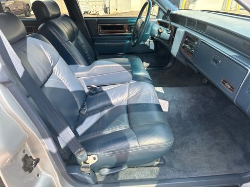Used 1993 Cadillac De Ville Sedan FWD image 12