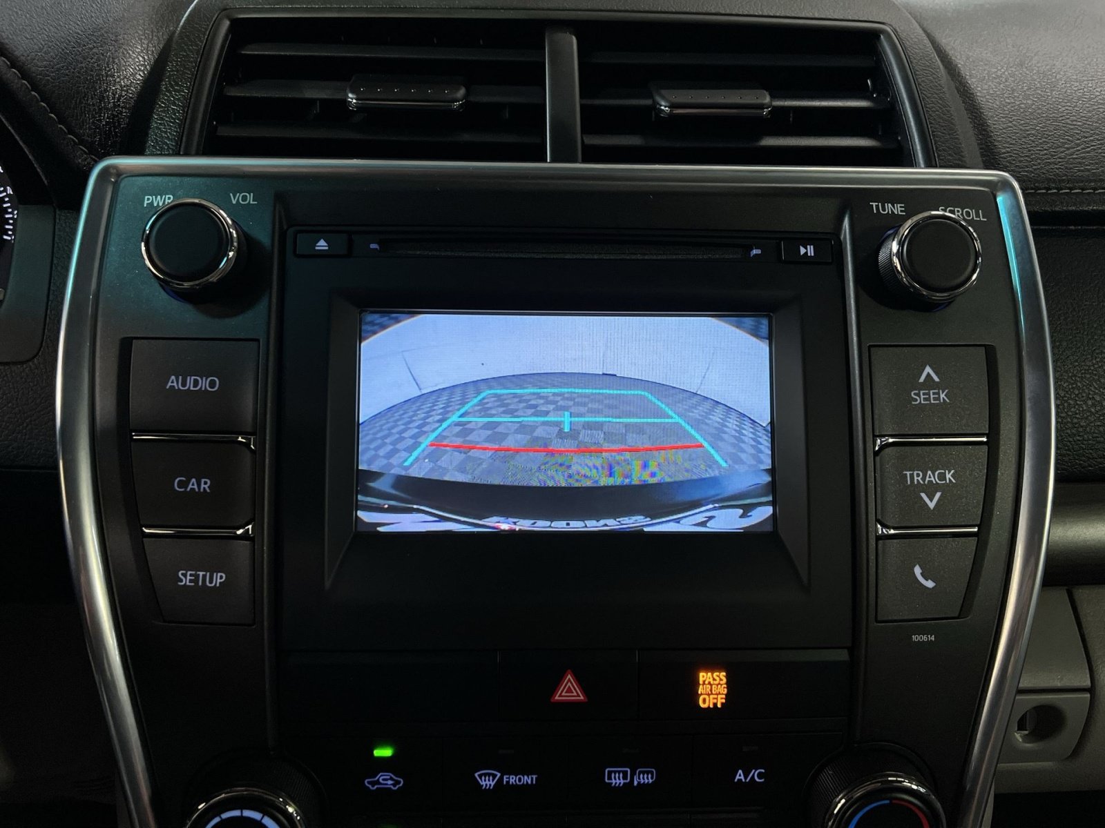 Used 2016 Toyota Camry LE FWD image 19