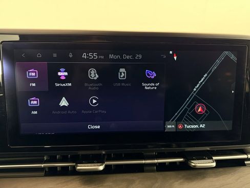 Used 2024 Kia Carnival EX image 20