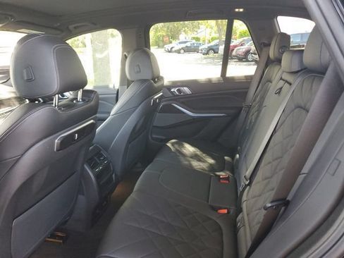 Used 2024 BMW X5 xDrive40i w/ M Sport Package AWD/4WD image 13