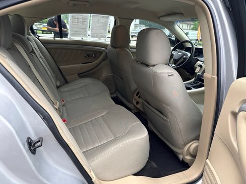 Used 2016 Ford Taurus SE FWD image 27