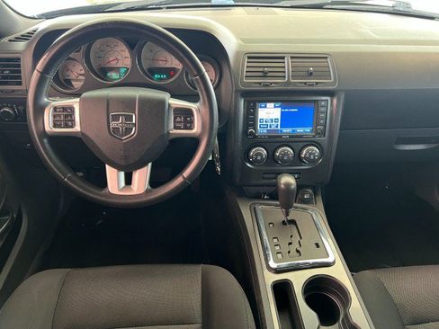 Used 2011 Dodge Challenger RWD image 17