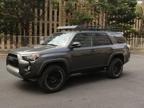 Used 2016 Toyota 4Runner Trail Premium AWD/4WD image 12