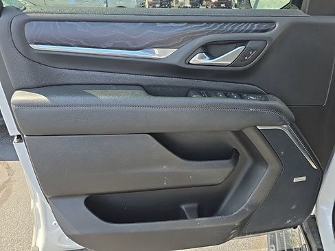 Used 2022 GMC Yukon XL Denali w/ Denali Ultimate Package AWD/4WD image 8