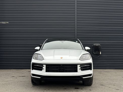 Certified 2025 Porsche Cayenne S image 11