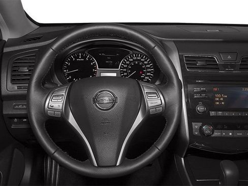 Used 2013 Nissan Altima 3.5 SL w/ Technology Pkg FWD image 9
