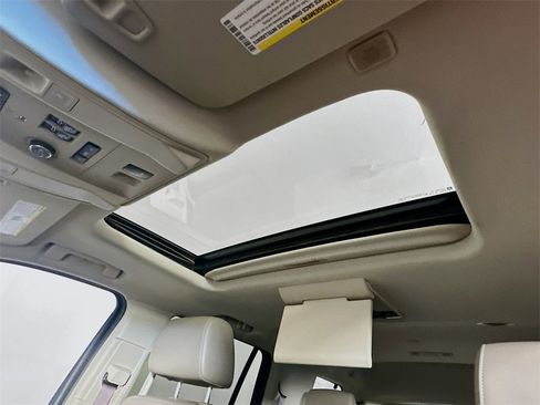 Used 2018 Chevrolet Tahoe Premier image 22