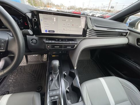 Used 2025 Toyota Camry SE w/ Multimedia Upgrade Package image 34