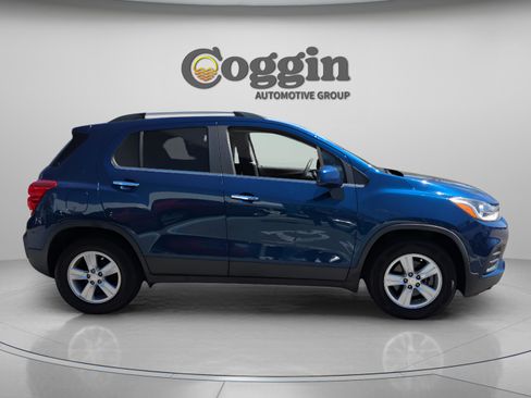 Used 2019 Chevrolet Trax LT w/ LT Convenience Package image 6