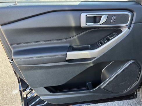 Used 2023 Ford Explorer XLT w/ Equipment Group 202A image 25