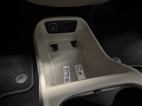 Used 2023 Chrysler Voyager LX FWD image 25
