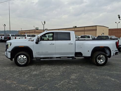 New 2026 GMC Sierra 3500 Denali w/ Denali Reserve Package image 5