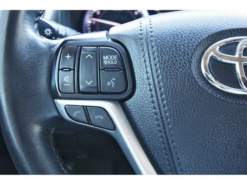 Used 2019 Toyota Highlander Limited image 11