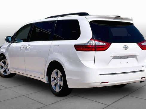 Used 2015 Toyota Sienna LE FWD image 11