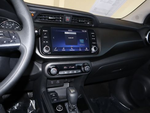 Used 2021 Nissan Kicks SV image 26