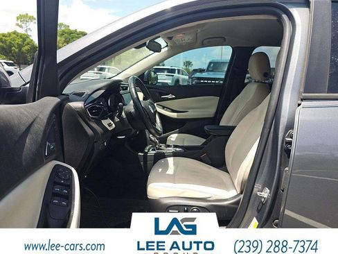 Used 2021 Buick Encore GX Essence w/ Advanced Technology Package FWD image 5