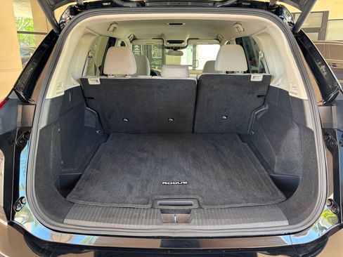 Used 2025 Nissan Rogue SV FWD image 33