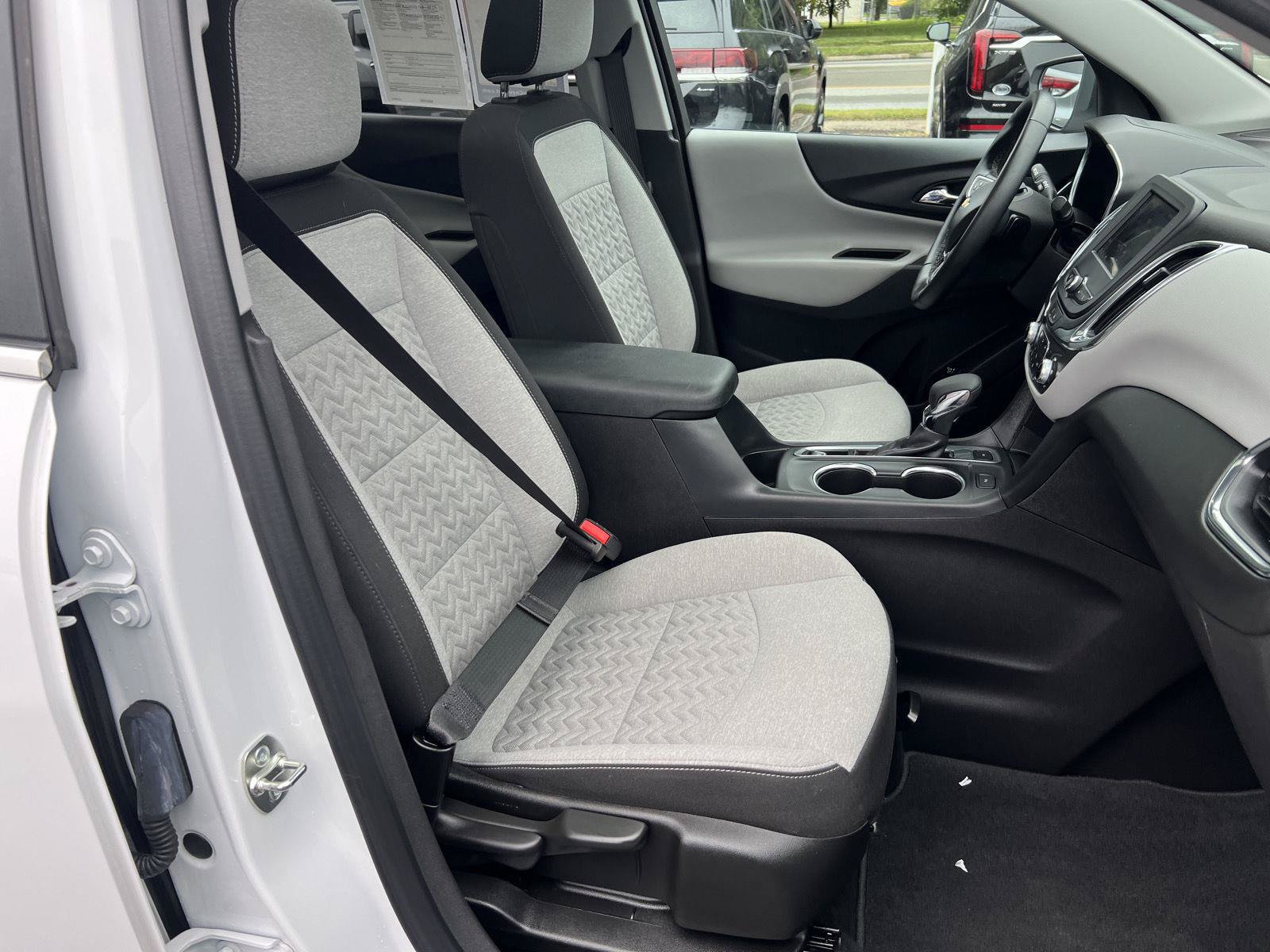 Used 2024 Chevrolet Equinox LT AWD/4WD image 18