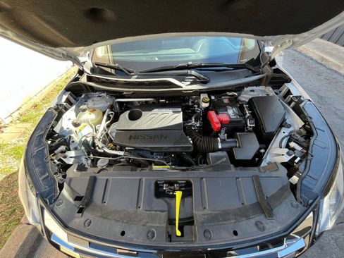 Used 2025 Nissan Rogue SV image 34