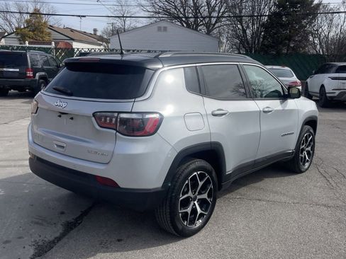 Used 2025 Jeep Compass Limited image 7