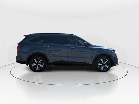 Used 2022 Kia Sorento S FWD image 9