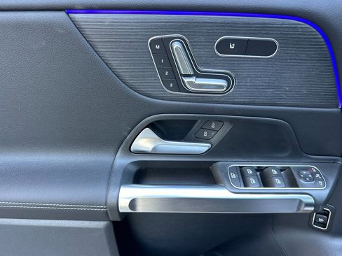 New 2025 Mercedes-Benz GLB 250 250 image 14