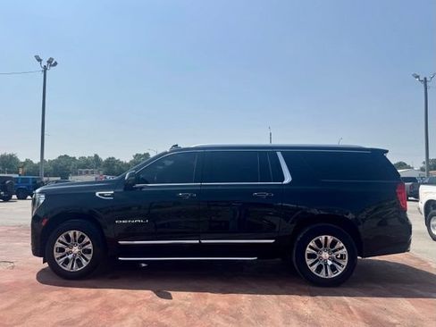 Used 2023 GMC Yukon XL Denali w/ LPO, Floor Liner Package AWD/4WD image 8