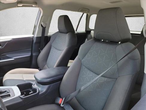 Used 2023 Toyota RAV4 XLE FWD image 13