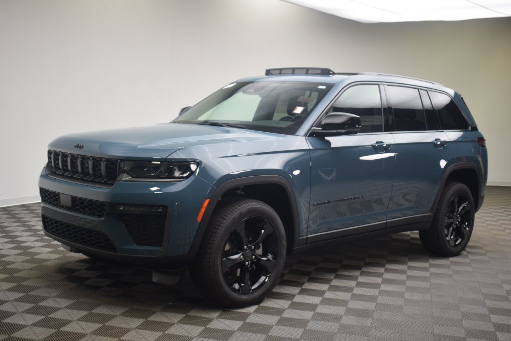 New 2027 Jeep Grand Cherokee Limited AWD/4WD image 16