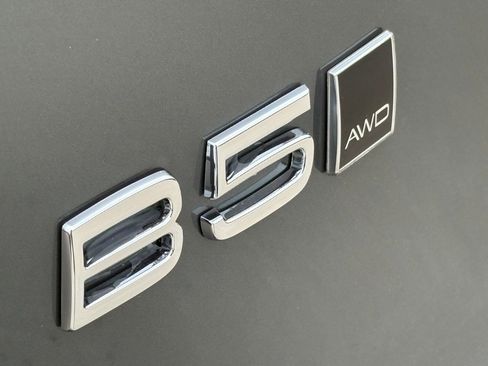 New 2026 Volvo XC40 B5 Core w/ Protection Package Premier image 8