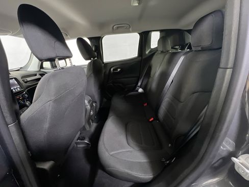 Used 2022 Jeep Renegade Latitude image 22